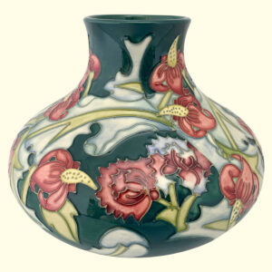 MOORCROFT Leicester vase on the 32/8 shape