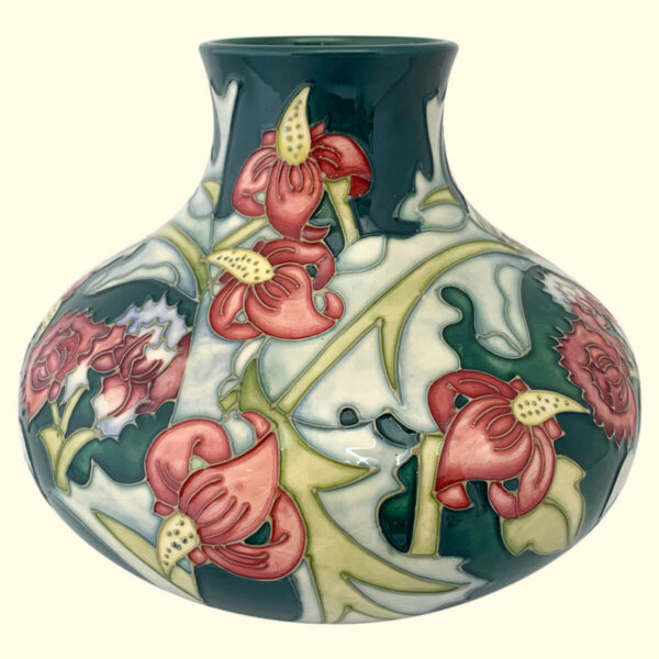 MOORCROFT Leicester vase on the 32/8 shape