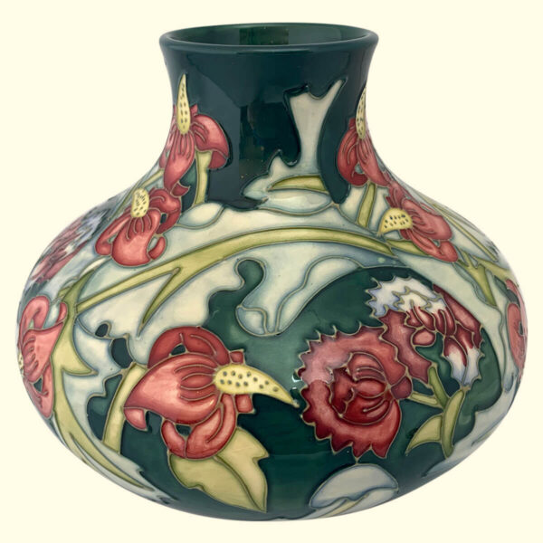 MOORCROFT Leicester vase on the 32/8 shape