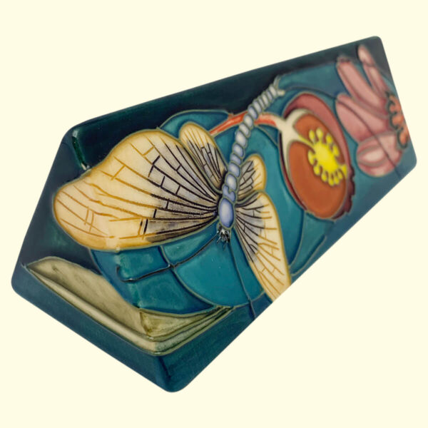 MOORCROFT Mayfly name plaque on the N/PLQ shape