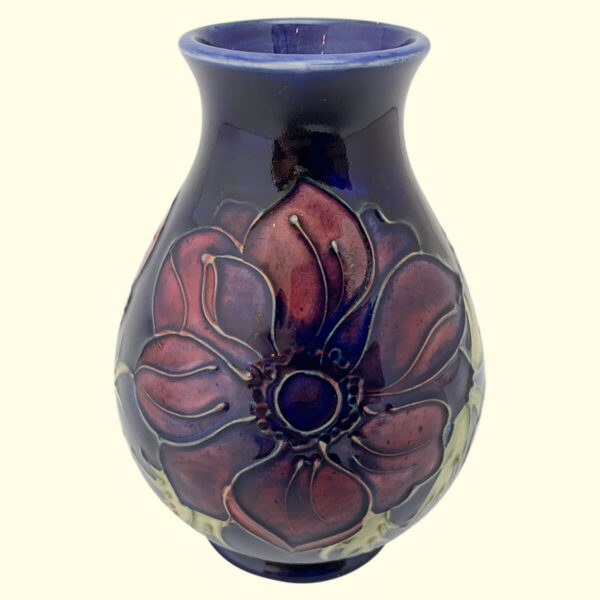 MOORCROFT Anemone blue vase on the 7/5 shape