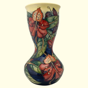 MOORCROFT Simeon vase on the 304/10 shape