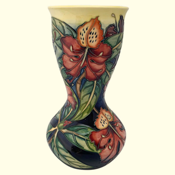 MOORCROFT Simeon vase on the 304/10 shape