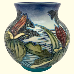 MOORCROFT Sweet Betsy vase on the 914/6 shape