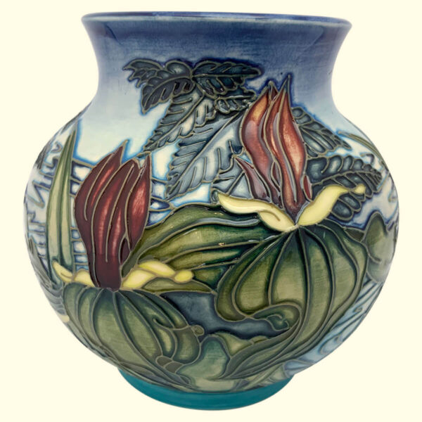 MOORCROFT Sweet Betsy vase on the 914/6 shape