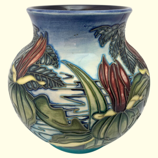 MOORCROFT Sweet Betsy vase on the 914/6 shape