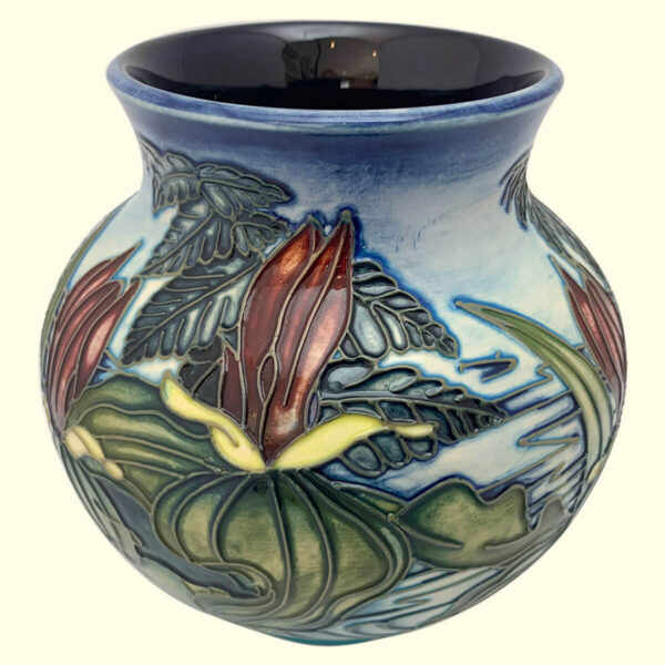 MOORCROFT Sweet Betsy vase on the 914/6 shape