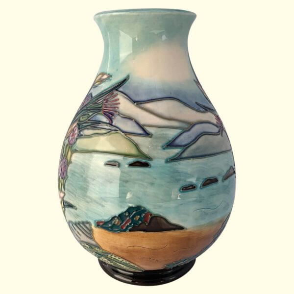 MOORCROFT Islay vase on the 7/7 shape