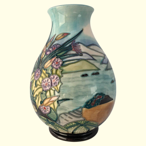 MOORCROFT Islay vase on the 7/7 shape