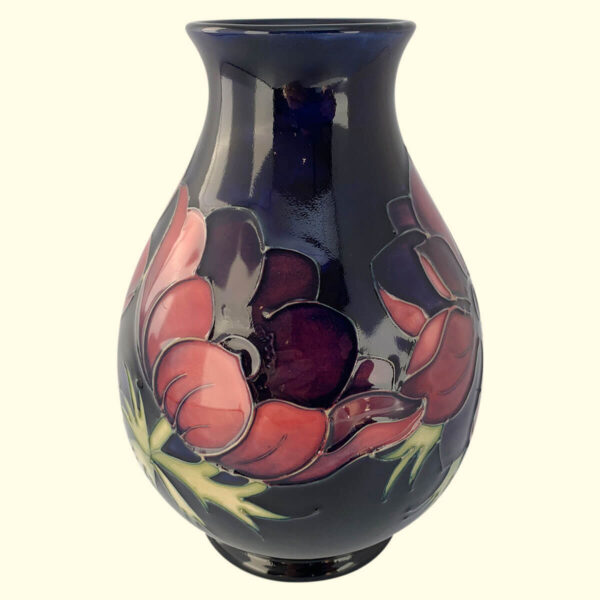 MOORCROFT Anemone blue vase on the 7/7 shape