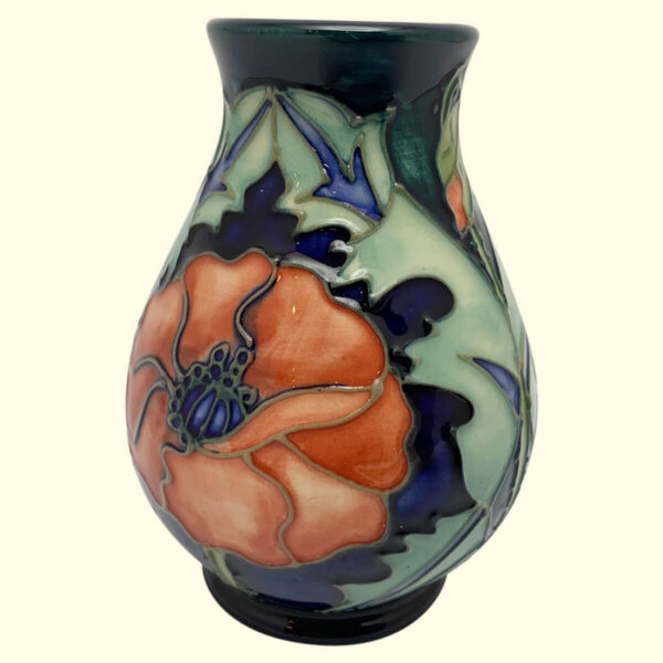 MOORCROFT Poppy vase on the 7/3 shape