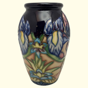 MOORCROFT Geneva vase on the 393/4 shape