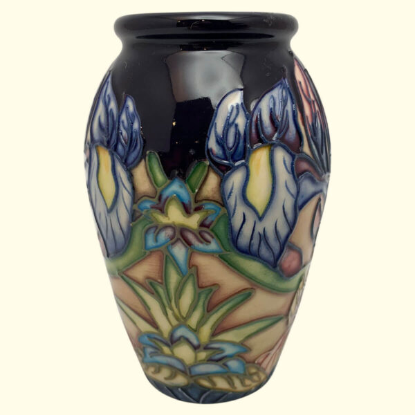 MOORCROFT Geneva vase on the 393/4 shape