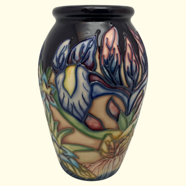 MOORCROFT Geneva vase on the 393/4 shape