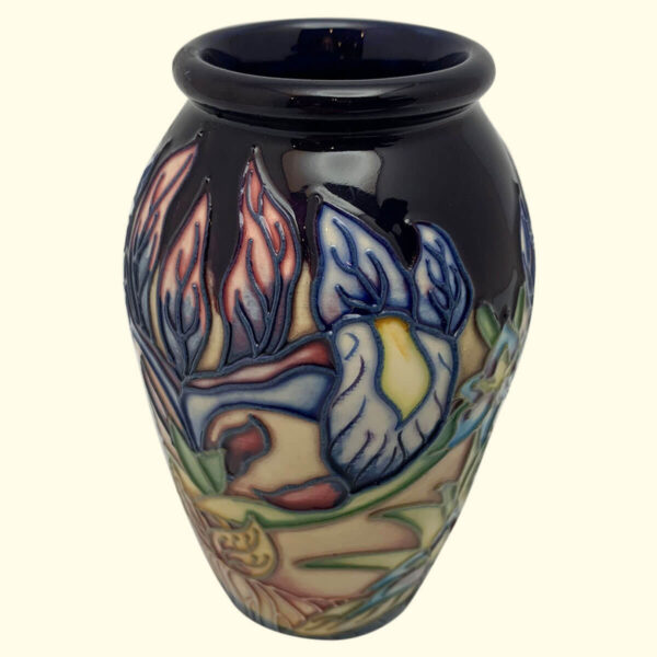 MOORCROFT Geneva vase on the 393/4 shape