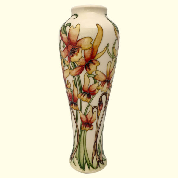 MOORCROFT Hawera Trial vase Dated 29-4-16 on the 121/10 shape