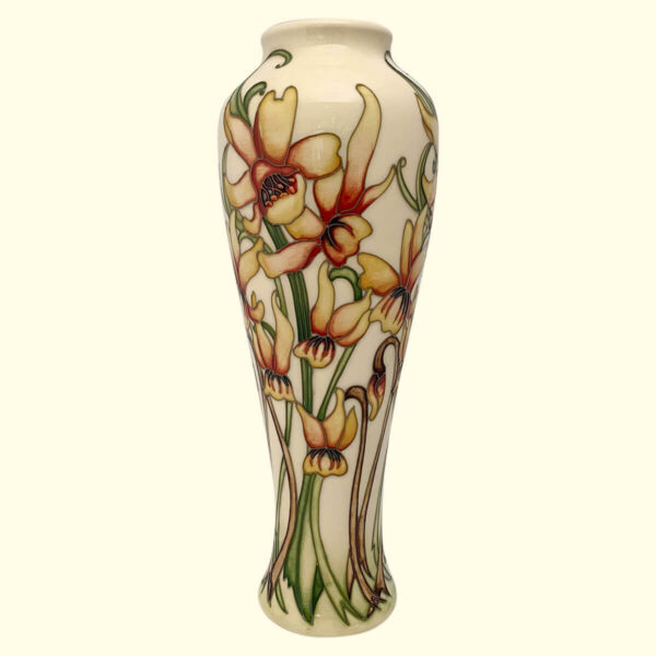 MOORCROFT Hawera Trial vase Dated 29-4-16 on the 121/10 shape