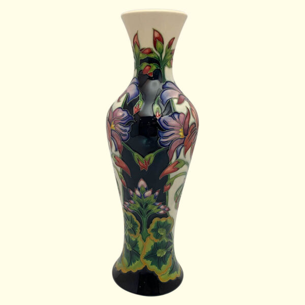 MOORCROFT Pelargonium Trial vase Dated 17-1-05 on the 93/10 shape