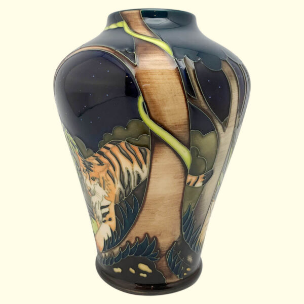 MOORCROFT Tyger Tyger vase on the 576/6 shape