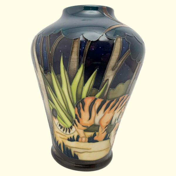 MOORCROFT Tyger Tyger vase on the 576/6 shape