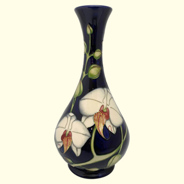 MOORCROFT Chatsworth vase on the 80/9 shape