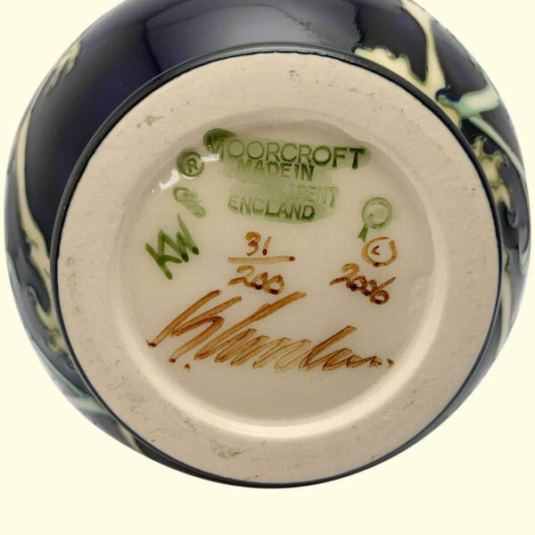 MOORCROFT Can-Can Birds vase on the 70/11 shape