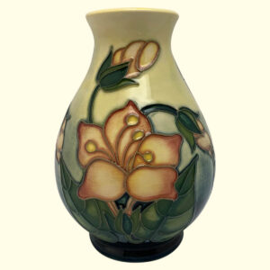 MOORCROFT Water Cranesbill vase on the 7/5 shape