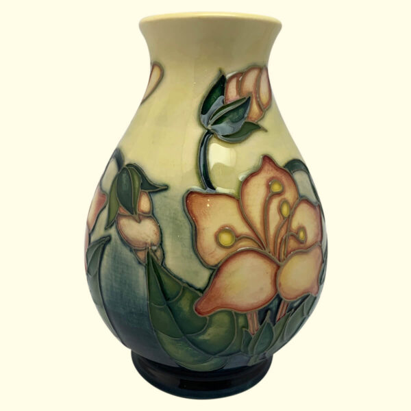 MOORCROFT Water Cranesbill vase on the 7/5 shape