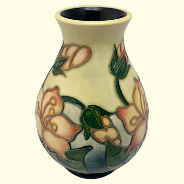 MOORCROFT Water Cranesbill vase on the 7/5 shape