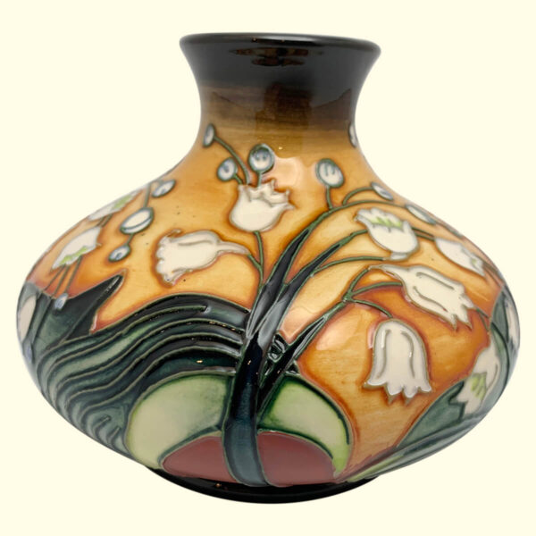 MOORCROFT Lily of the Valley vase on the 32/5 shape