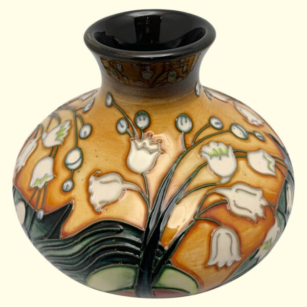 MOORCROFT Lily of the Valley vase on the 32/5 shape