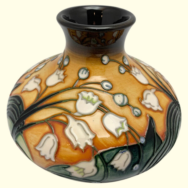 MOORCROFT Lily of the Valley vase on the 32/5 shape