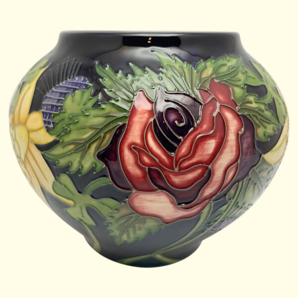 MOORCROFT Diamond Jubilee vase on the 402/4 shape